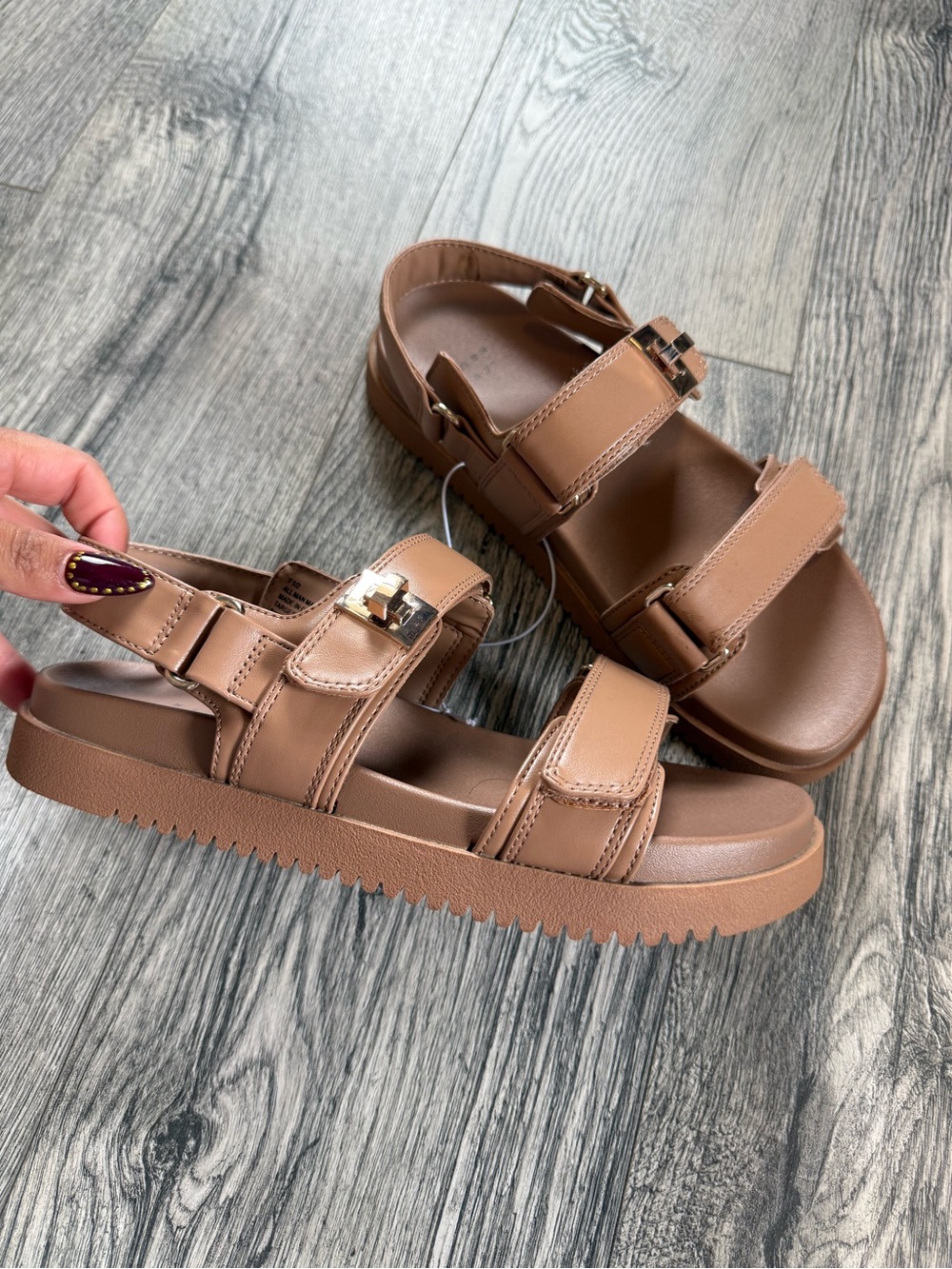 Women’s Tan Sandals